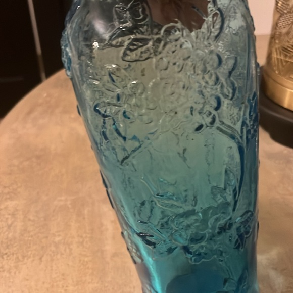 Vintage: Indiana Glass Tiara Exclusives Parrot and Floral 9 Inch Vase Aqua Blue - Picture 9 of 10